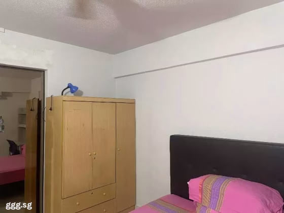 单间出租 • 梧槽 • 750 Yishun Street 72 • S$700 • 3房(2臥室) • 普通房 照片