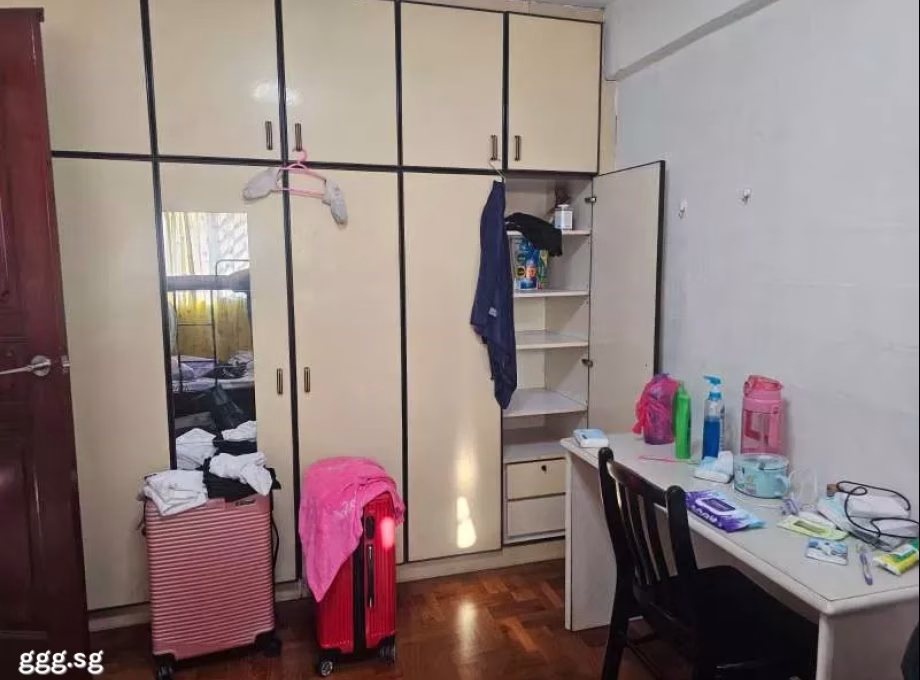 单间出租 • 马林百列 • 186 Toa Payoh Central • S$400 • 4房(3臥室) • 普通房 照片