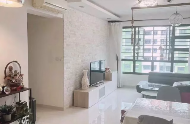 单间出租 • 梧槽 • 334B Yishun Street 31 • S$1500 • 3房(2臥室) • 主人房