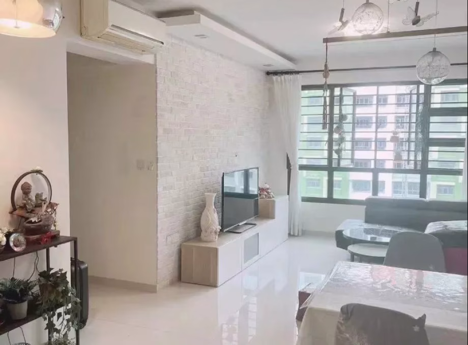 单间出租 • 梧槽 • 334B Yishun Street 31 • S$1500 • 3房(2臥室) • 主人房 照片