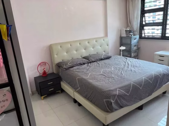 单间出租 • 梧槽 • 334B Yishun Street 31 • S$1500 • 3房(2臥室) • 主人房 照片