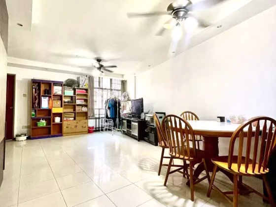 单间出租 • 林厝港 • 677C Jurong West Street 64 • S$550 • 3房(2臥室) • 普通房 照片