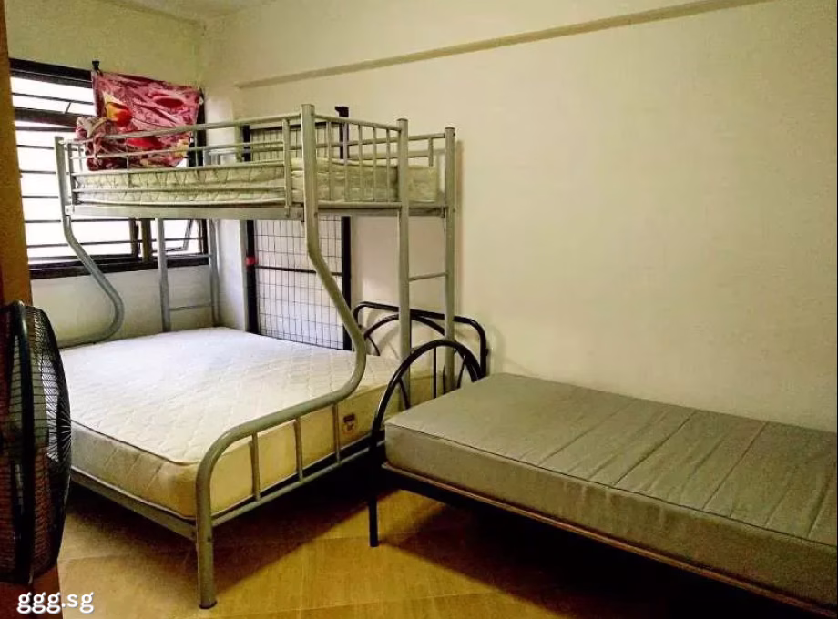 单间出租 • 后港 • 588B Montreal Drive • S$300 • 4房(3臥室) • 普通房 照片