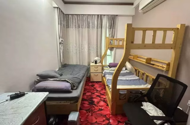 单间出租 • 欧南 •  Sims Residences • S$1300 • 住宅公寓 • 普通房
