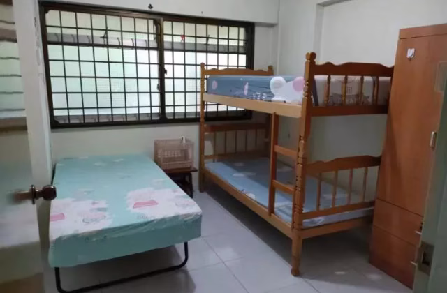 单间出租 • 三巴旺 • 351 Woodlands Avenue 1 • S$500 • 4房(3臥室) • 普通房