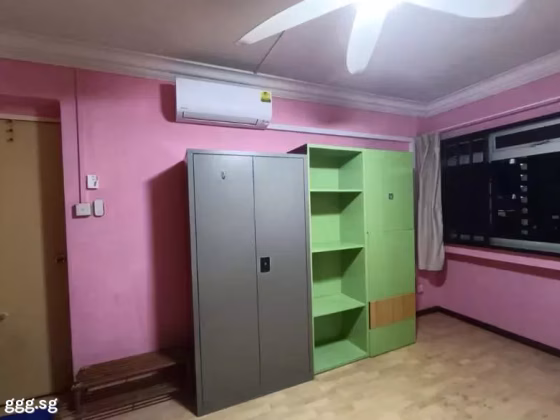 单间出租 • 林厝港 • 260 Boon Lay Drive • S$800 • 5房(4臥室) • 普通房 照片