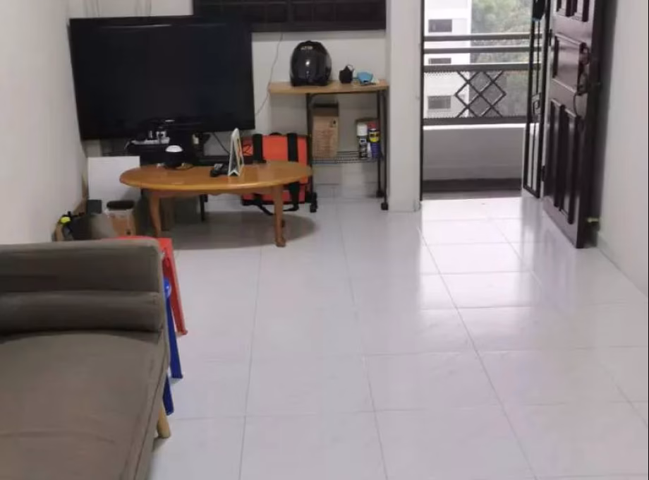 单间出租 • 宏茂桥 • 215 Ang Mo Kio Avenue 1 • S$480 • 3房(2臥室) • 主人房 照片