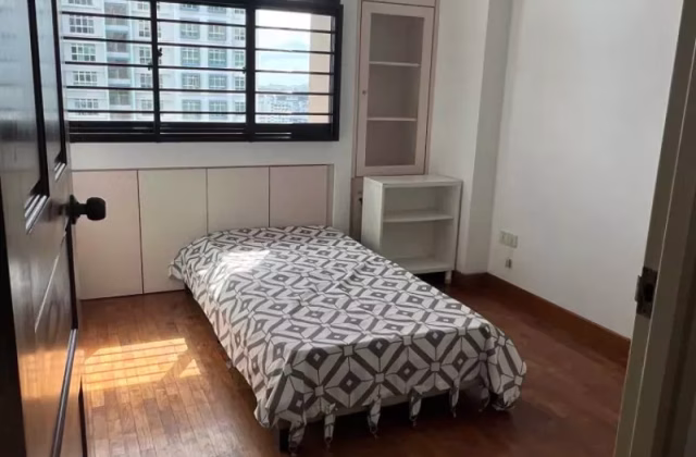 单间出租 • 红山 • 627 Senja Road • S$900 • 3房(2臥室) • 普通房