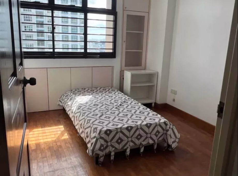单间出租 • 红山 • 627 Senja Road • S$900 • 3房(2臥室) • 普通房 照片