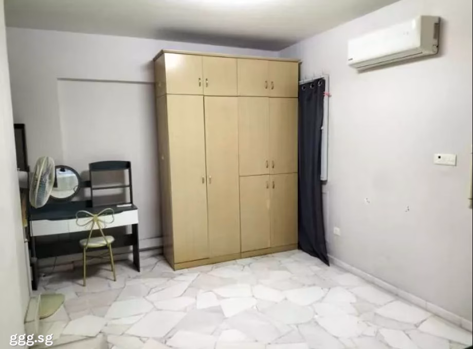 单间出租 • 武吉巴督 • 391 Bukit Batok West Avenue 5 • S$1300 • 4房(3臥室) • 主人房 照片
