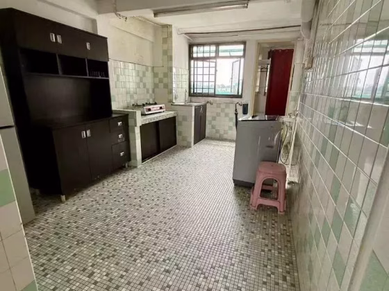 单间出租 • 马林百列 • 159 Lorong 1 Toa Payoh • S$750 • 3房(2臥室) • 佣人房 照片