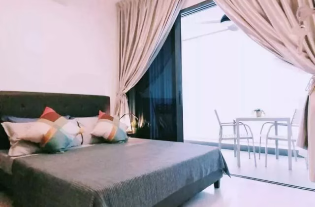 单间出租 • 林厝港 •  The Lakefront Residences • S$1800 • 共管公寓 • 主人房