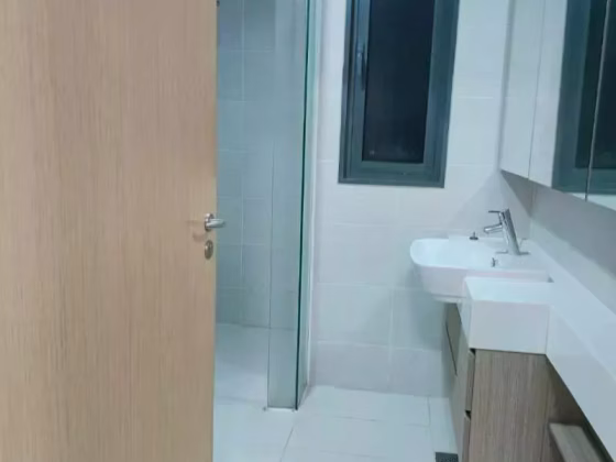 单间出租 • 林厝港 •  The Lakefront Residences • S$1800 • 共管公寓 • 主人房 照片