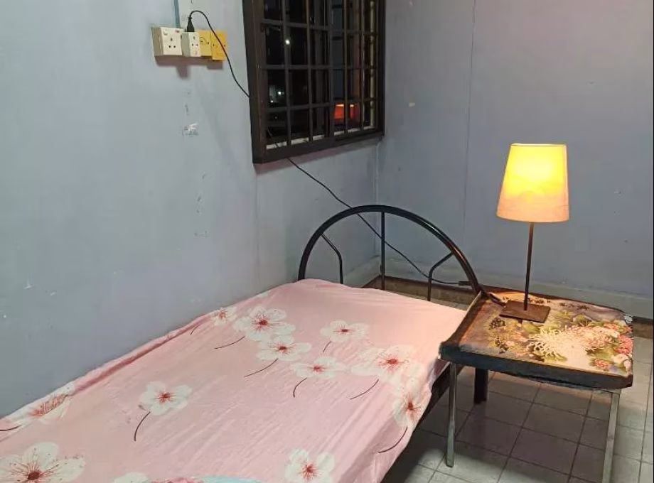单间出租 • 乌节 • 611 Ang Mo Kio Avenue 5 • S$550 • 3房(2臥室) • 佣人房 照片