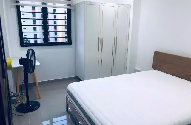单间出租 • 后港 • 356B Admiralty Drive • S$1000 • 5房(4臥室) • 普通房