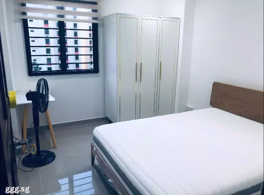 单间出租 • 后港 • 356B Admiralty Drive • S$1000 • 5房(4臥室) • 普通房 照片