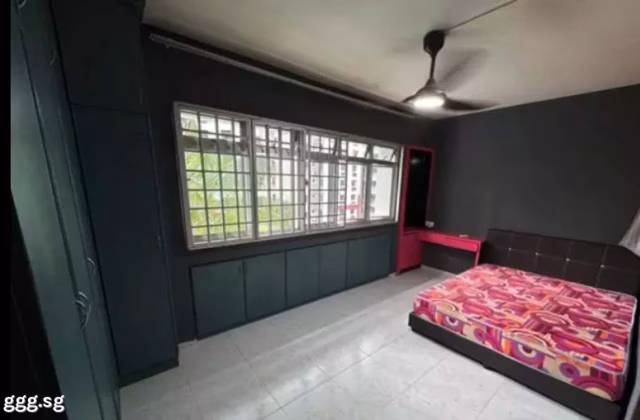 单间出租 • 碧山 • 185D Rivervale Crescent • S$1200 • 4房(3臥室) • 主人房