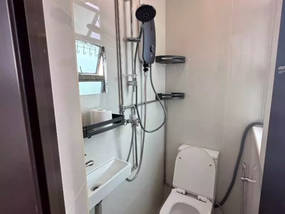 单间出租 • 欧南 •  Canberlin Lodge • S$1100 • 住宅公寓 • 普通房 照片