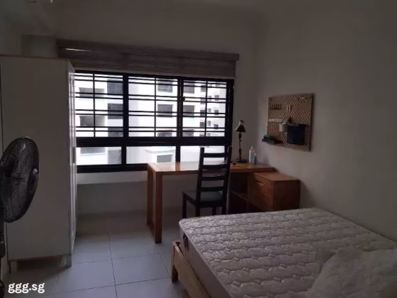 单间出租 • 林厝港 • 660D Jurong West Street 64 • S$1000 • 4房(3臥室) • 普通房 照片