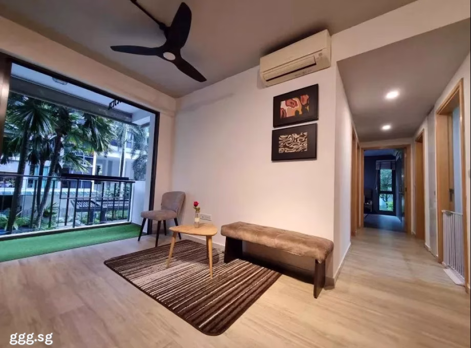 房屋出售 • 碧山 •  Esparina Residences • S$1690000 • 共管公寓 • 1001ft² / 92m² 照片