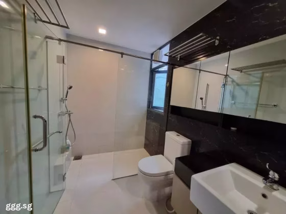 房屋出售 • 碧山 •  Esparina Residences • S$1690000 • 共管公寓 • 1001ft² / 92m² 照片