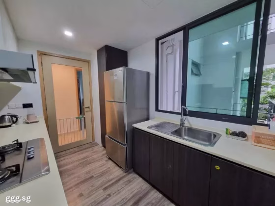 房屋出售 • 碧山 •  Esparina Residences • S$1690000 • 共管公寓 • 1001ft² / 92m² 照片