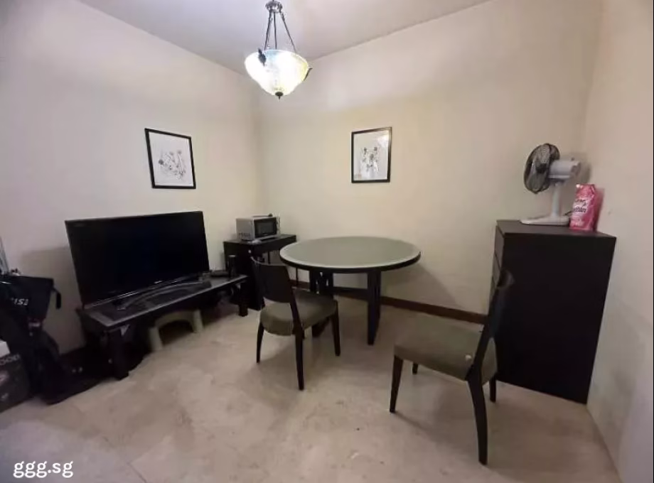 单间出租 • 南部群岛 •  Burlington Square • S$1800 • 住宅公寓 • 普通房 照片