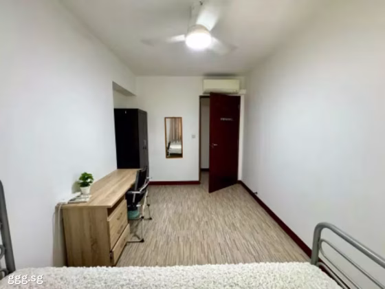 单间出租 • 蔡厝港 • 18D Holland Drive • S$1200 • 4房(3臥室) • 普通房 照片