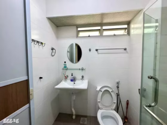 单间出租 • 蔡厝港 • 18D Holland Drive • S$1200 • 4房(3臥室) • 普通房 照片
