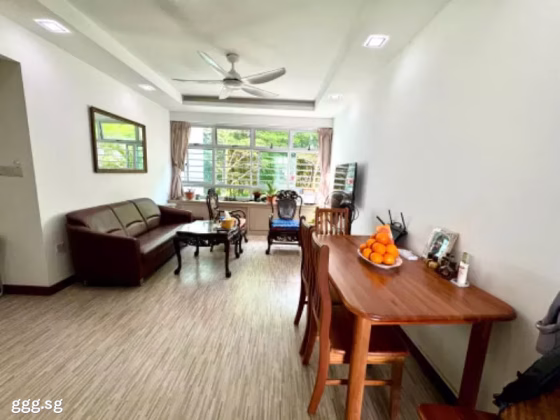 单间出租 • 蔡厝港 • 18D Holland Drive • S$1200 • 4房(3臥室) • 普通房 照片