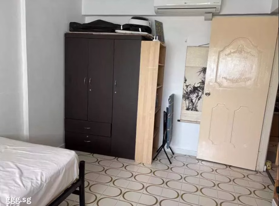 单间出租 • 乌节 • 642 Ang Mo Kio Avenue 5 • S$900 • 4房(3臥室) • 普通房 照片