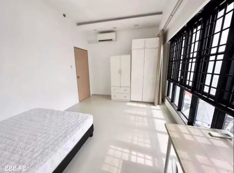 单间出租 • 中央集水区 •  Chiltern Park • S$1800 • 共管公寓 • 普通房 照片
