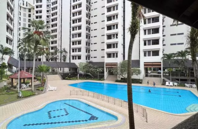 单间出租 • 马林百列 •  Avon Park • S$1700 • 共管公寓 • 普通房