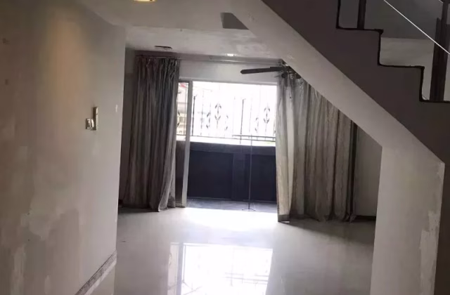 整套出租 • 林厝港 • 409 Jurong West Street 42 • S$4500 • 5房(4臥室) • 1600ft² / 148m²