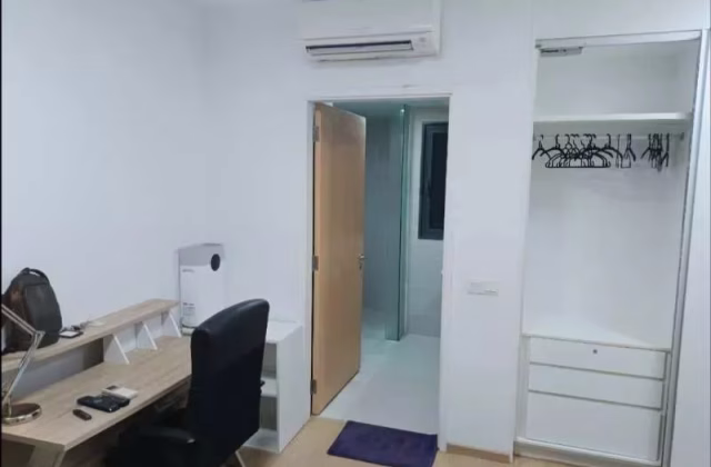 单间出租 • 林厝港 •  The Lakefront Residences • S$1600 • 共管公寓 • 主人房