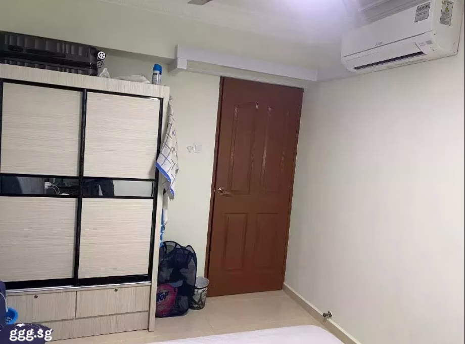 单间出租 • 碧山 • 183D Rivervale Crescent • S$1000 • 4房(3臥室) • 普通房 照片