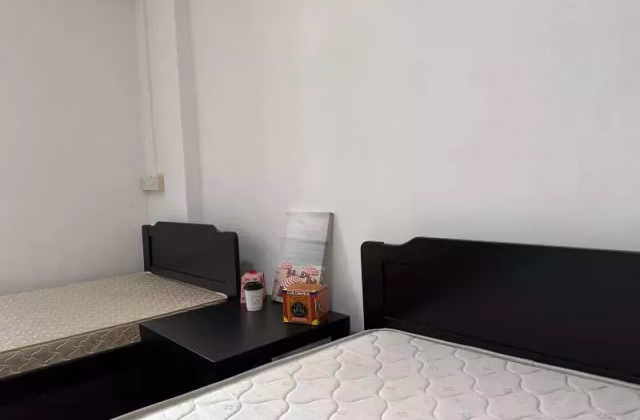 单间出租 • 新加坡河 • 853 Hougang Central • S$700 • 联排排屋 • 普通房