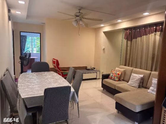 单间出租 • 新加坡河 • 578 Hougang Avenue 4 • S$900 • 执行组屋 • 普通房 照片