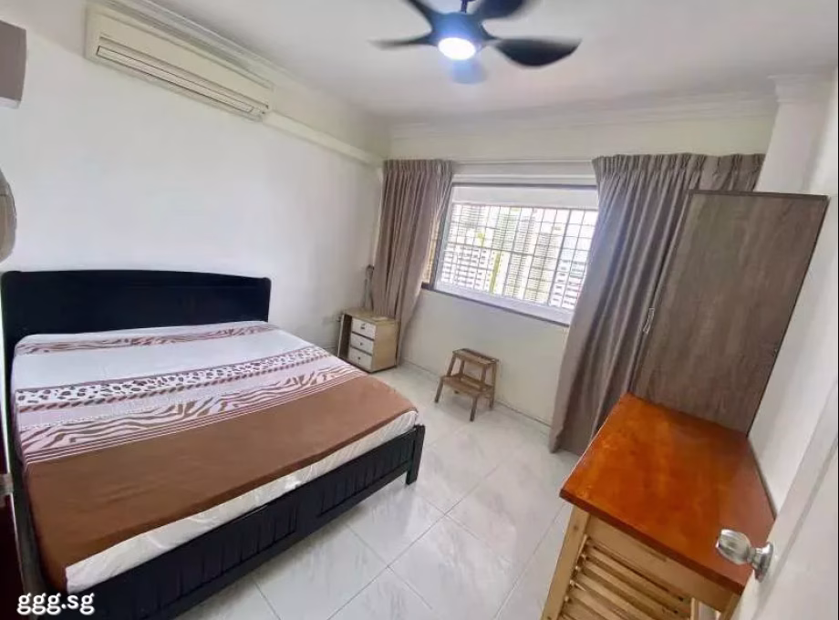 单间出租 • 马林百列 •  Braddell View • S$1280 • 住宅公寓 • 普通房 照片