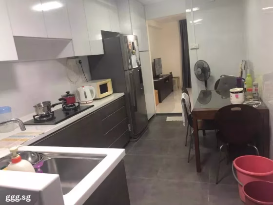 单间出租 • 新加坡河 • 516 Hougang Avenue 10 • S$1200 • 4房(3臥室) • 普通房 照片