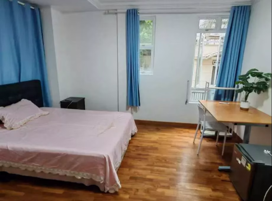 单间出租 • 武吉知马 •  Laguna Park • S$1300 • 住宅公寓 • 普通房 照片