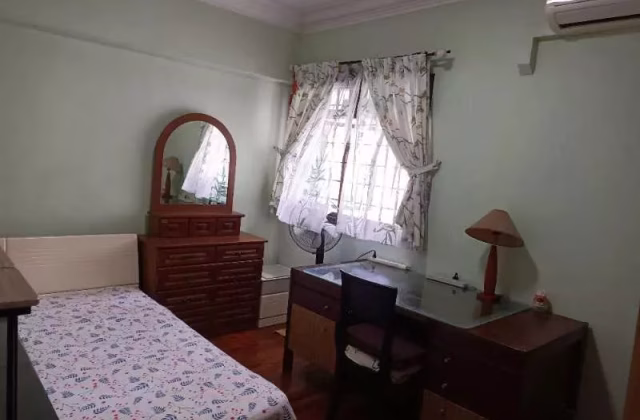 单间出租 • 林厝港 • 656D Jurong West Street 61 • S$800 • 5房(4臥室) • 普通房
