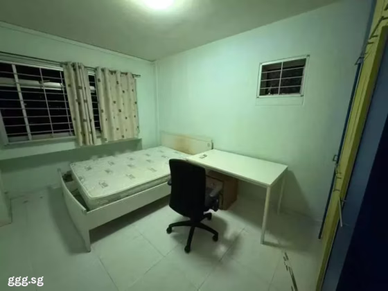 单间出租 • 金文泰 • 135 Jalan Bukit Merah • S$990 • 5房(4臥室) • 普通房 照片