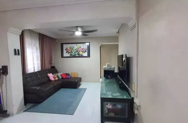 房屋出售 • 三巴旺 • 627 Woodlands Avenue 6 • S$553888 • 3房(2臥室) • 1001ft² / 92m²