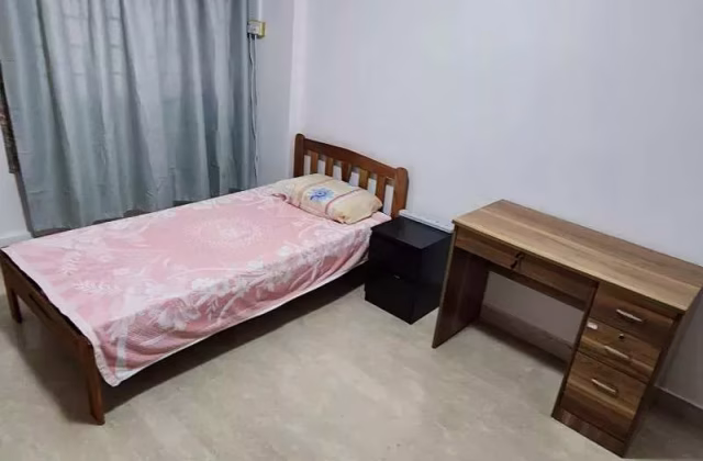 单间出租 • 三巴旺 • 174 Woodlands Street 13 • S$900 • 5房(4臥室) • 普通房