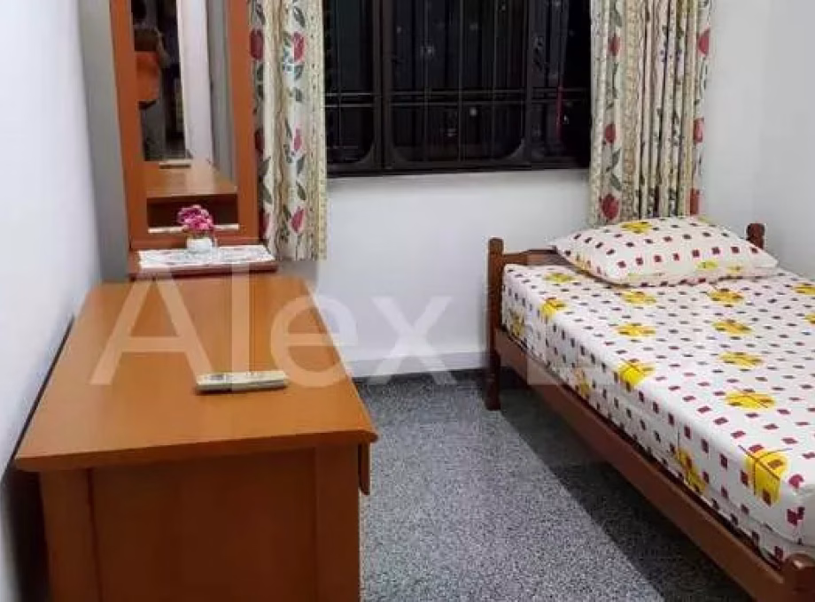 单间出租 • 金文泰 • 23 Jalan Membina • S$1000 • 4房(3臥室) • 普通房 照片