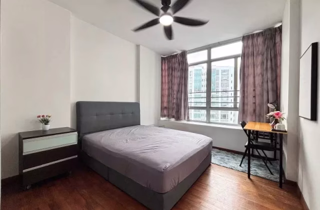 单间出租 • 林厝港 •  The Lakeshore • S$2050 • 共管公寓 • 主人房