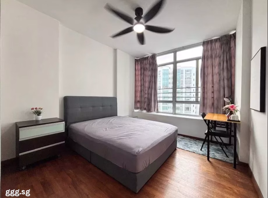 单间出租 • 林厝港 •  The Lakeshore • S$2050 • 共管公寓 • 主人房 照片