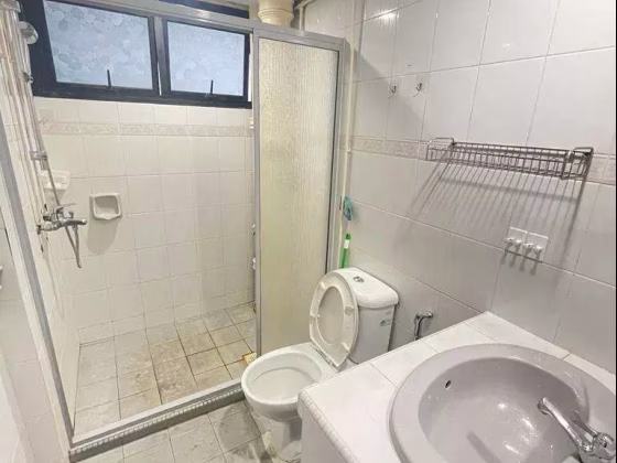 单间出租 • 武吉知马 •  Laguna Park • S$1200 • 住宅公寓 • 普通房 照片