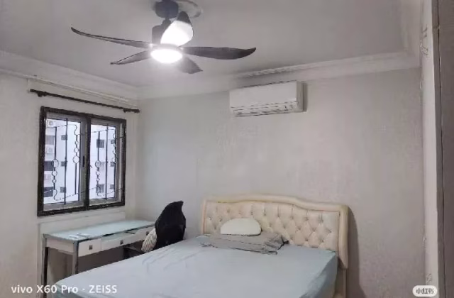 单间出租 • 武吉巴督 • 339 Bukit Batok Street 34 • S$1200 • 4房(3臥室) • 主人房